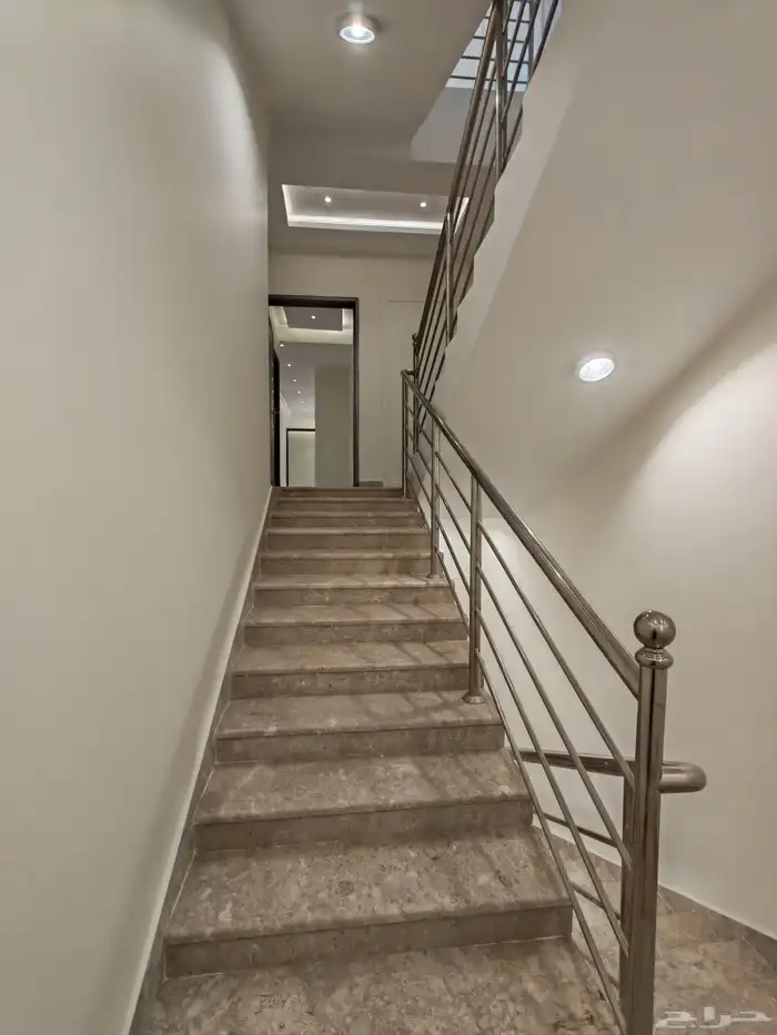 للبيع روف علوي مع بايكه سياره شمال الخميس تشطيب مودرن 3