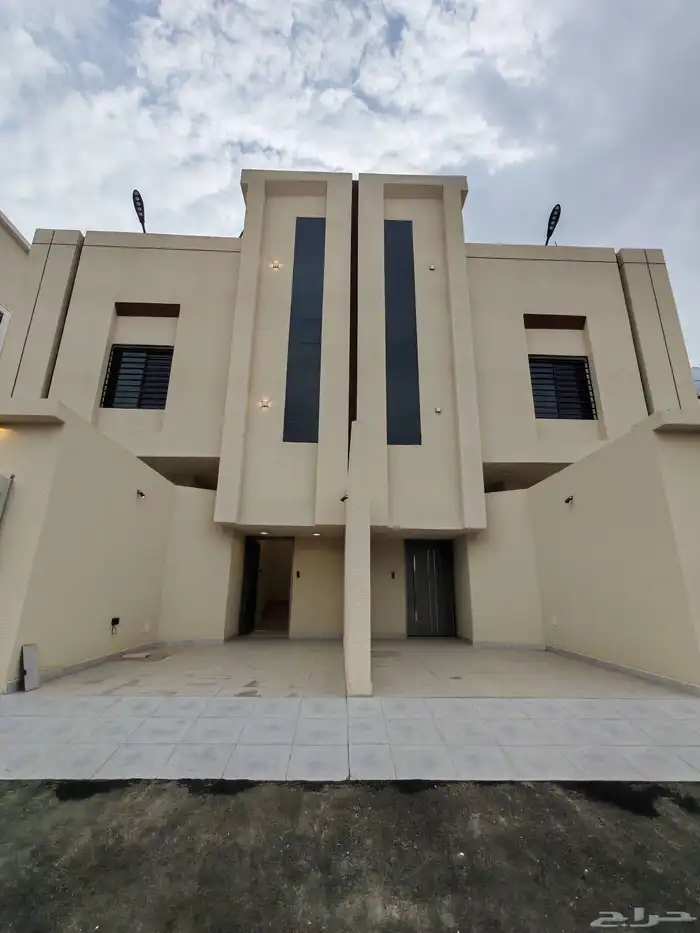 للبيع روف علوي مع بايكه سياره شمال الخميس تشطيب مودرن 0