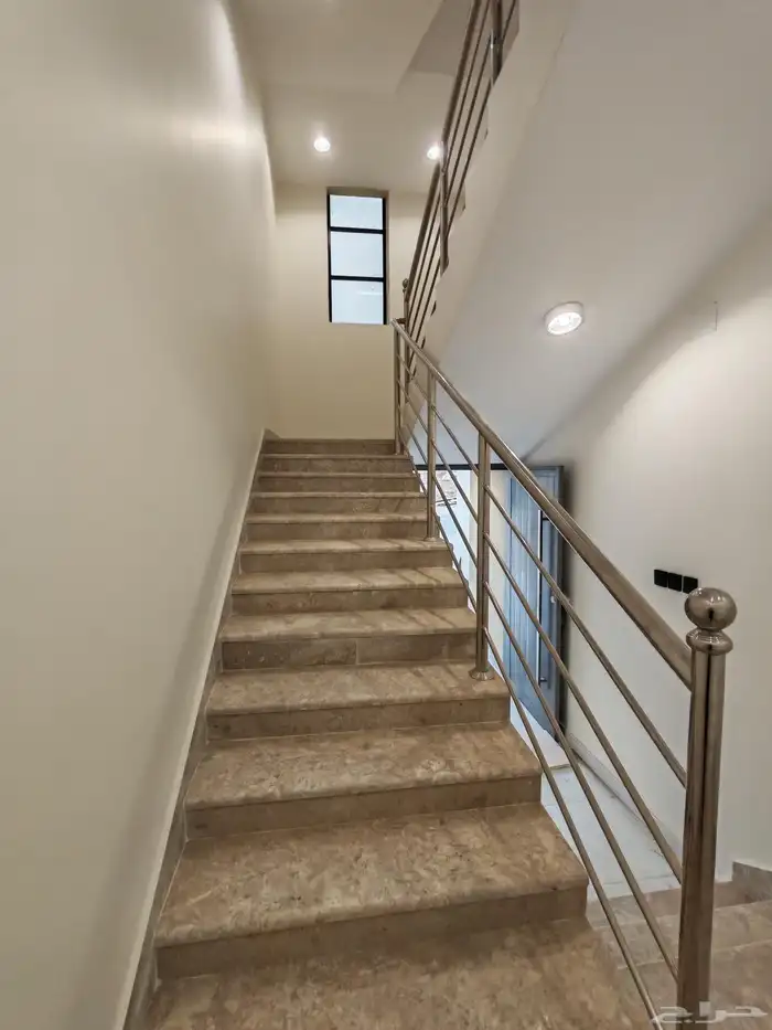 للبيع روف علوي مع بايكه سياره شمال الخميس تشطيب مودرن 2