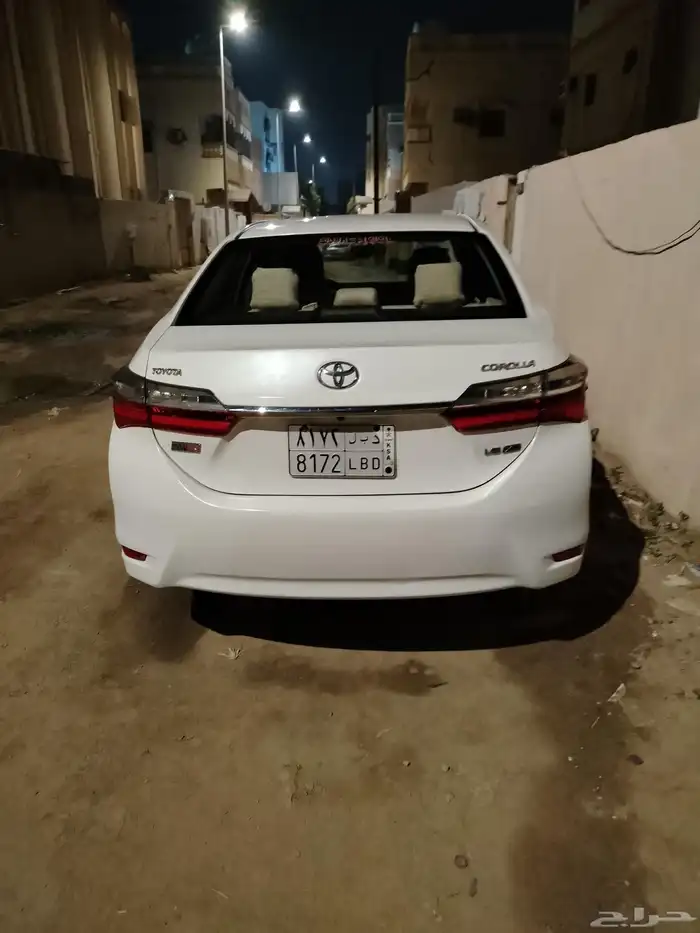 كورولا 2017 اتوماتيك 4سلندر. اللون ابيض لولوي 2