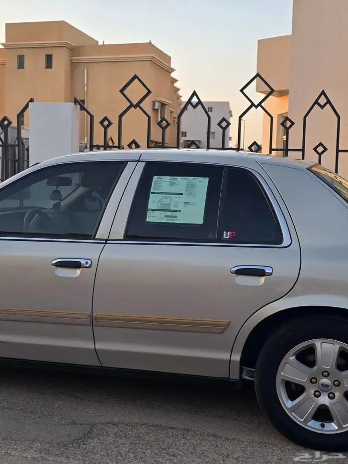 فورد كراون فكتوريا 2011 وارد الجزيرة 4