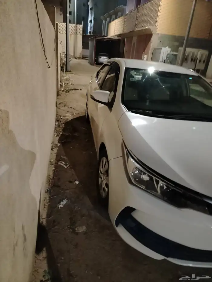 كورولا 2017 اتوماتيك 4سلندر. اللون ابيض لولوي 3