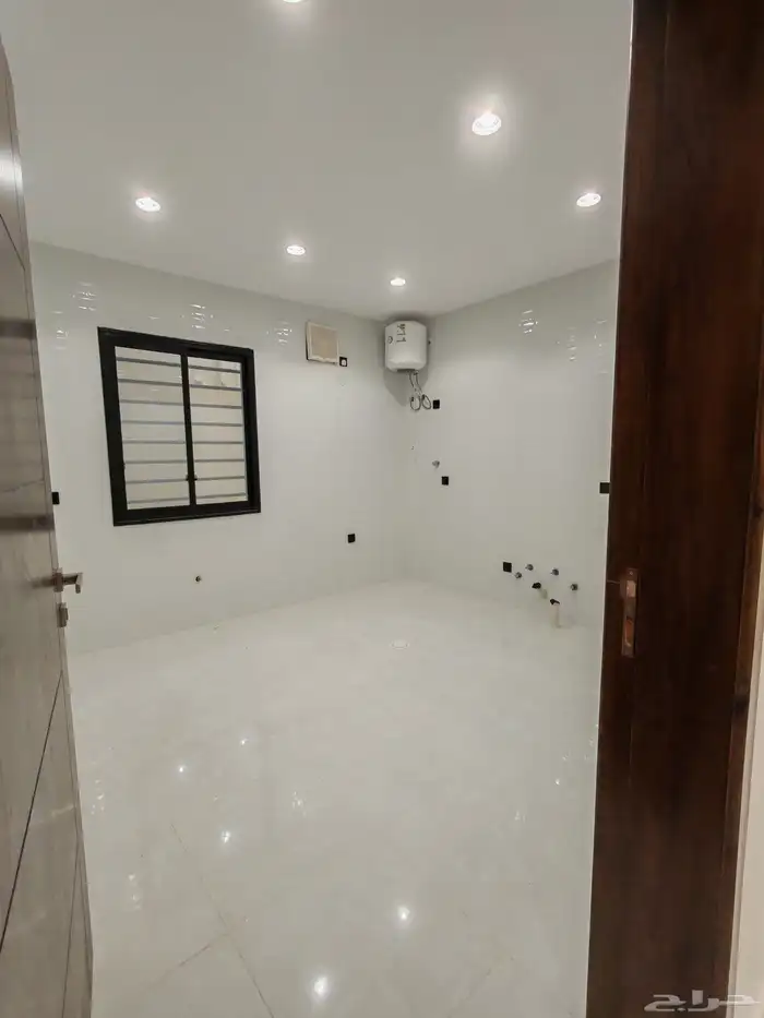 للبيع روف علوي مع بايكه سياره شمال الخميس تشطيب مودرن 12