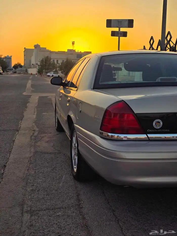 فورد كراون فكتوريا 2011 وارد الجزيرة 6