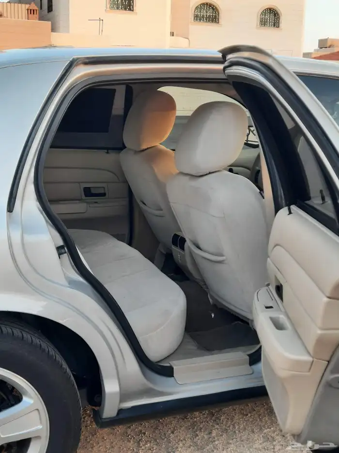 فورد كراون فكتوريا 2011 وارد الجزيرة 38