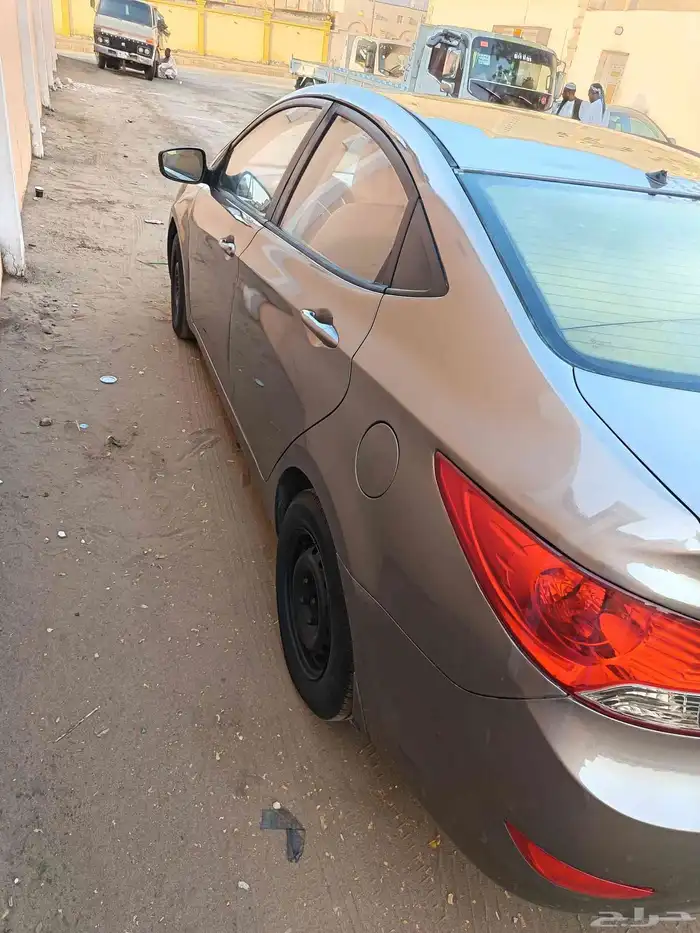 اكسنت قير عادي 2012 3