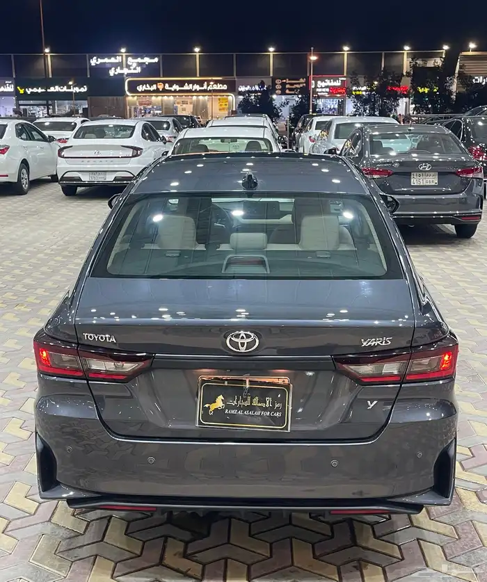 تويوتا يارس Y ستاندر موديل2023 5