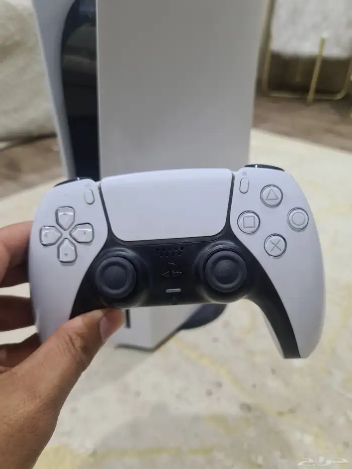 بلايستيشن 5 مع مجموعة ألعاب 7