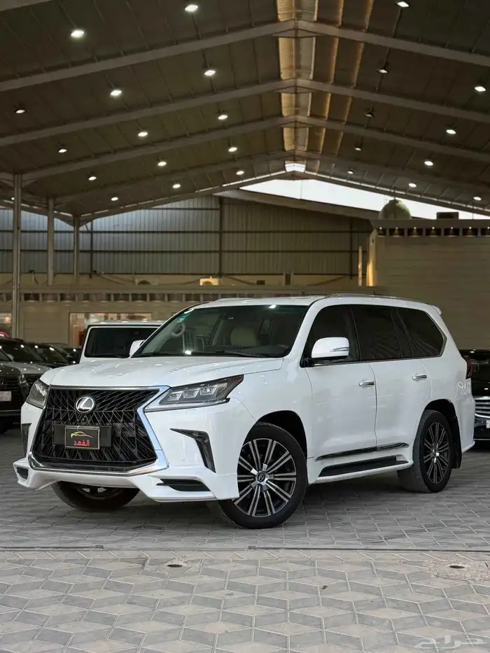 لكزس - 2016 - LX570 - فل كامل - معدل -2021 - ب 146 الف 0