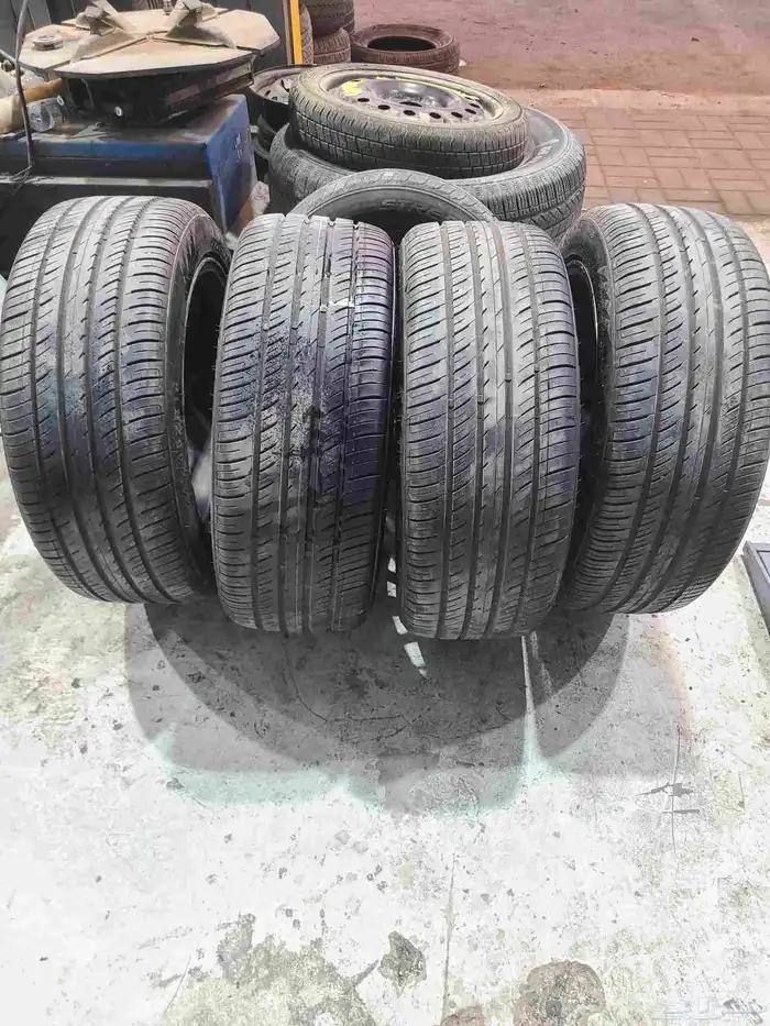 جنوط كامري هايبرد 2023 كروم وكالة مقاس 18 مع الكفرات 9