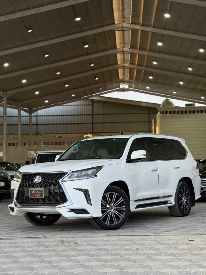 لكزس - 2016 - LX570 - فل كامل - معدل -2021 - ب 146 الف 1