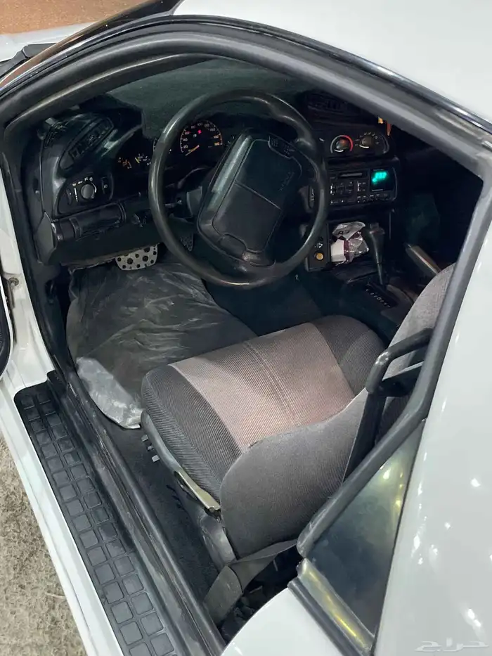 للبيع كومارو 1995 أبيض 4