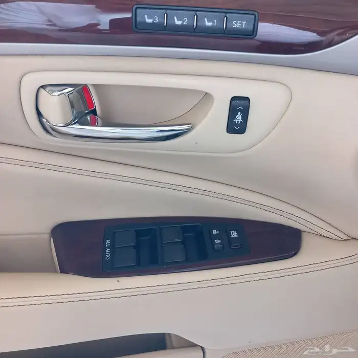 للبيع لكزس LS460 موديل 2016 9