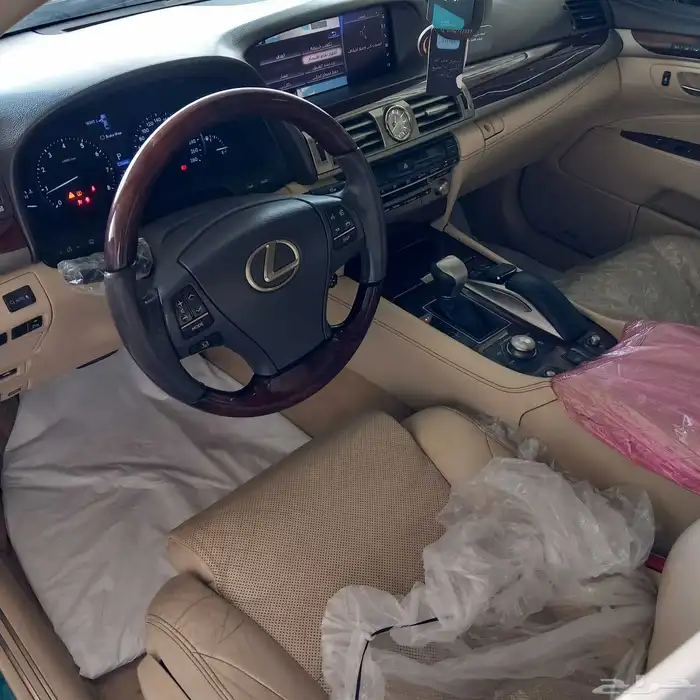 للبيع لكزس LS460 موديل 2016 6
