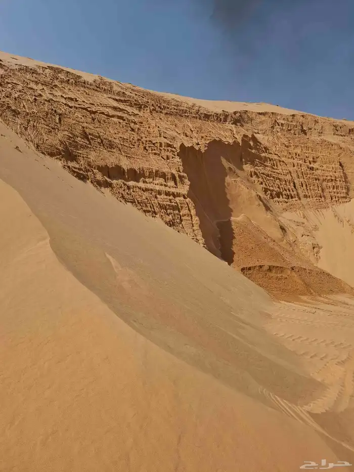 رمل احمر وبحص ابيض وصبيز وبطحا واسفلت 2