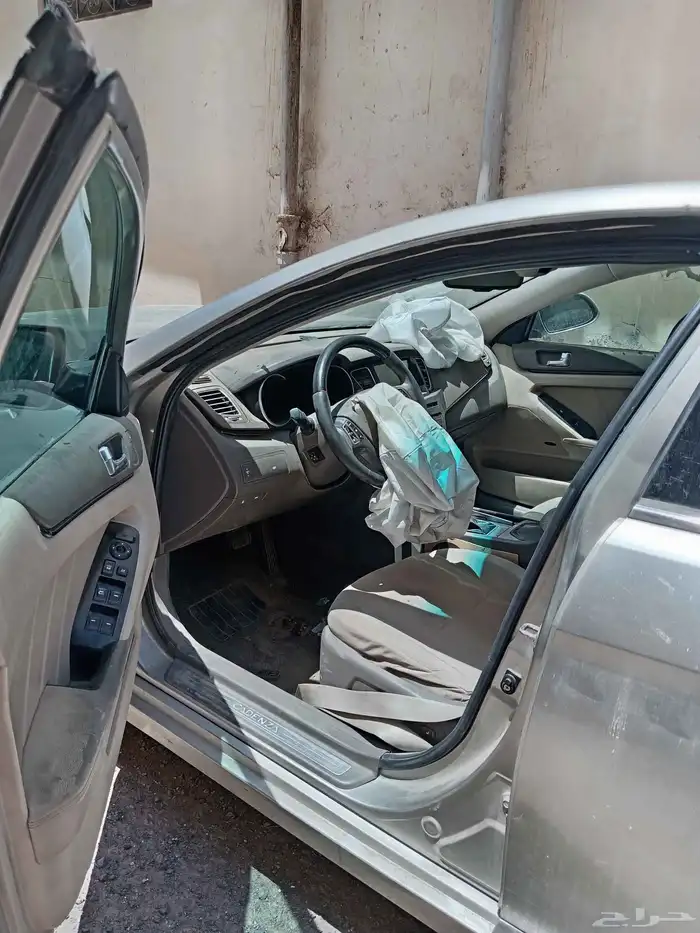 سياره كيا كادينزا 2012 مصدومه للبيع 5