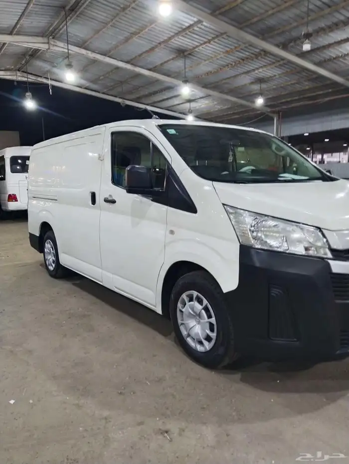 TOYOTA HIACE 2022 4