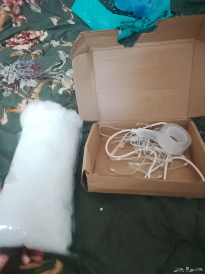 قطن معه ارجبي معه لصق ابو وجهين شريته 50 ريال ودي ابيعها 40 0