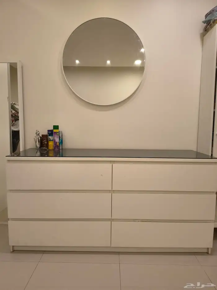 Complete bedroom set for sale in very good condition 4