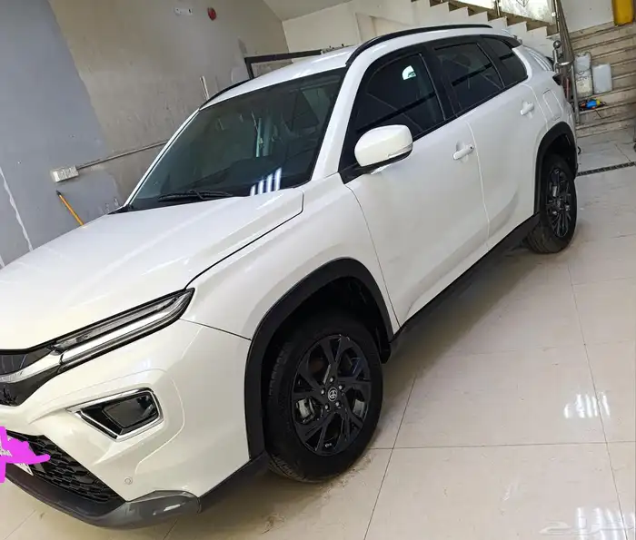 تويوتا اوربان كروزر 2025 ماشي 8 الف 7