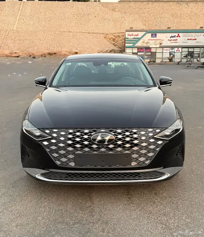 ازيرا 2022 كاليجرافي - 4 سلندر اعلا مواصفات وكاله للبيع 1