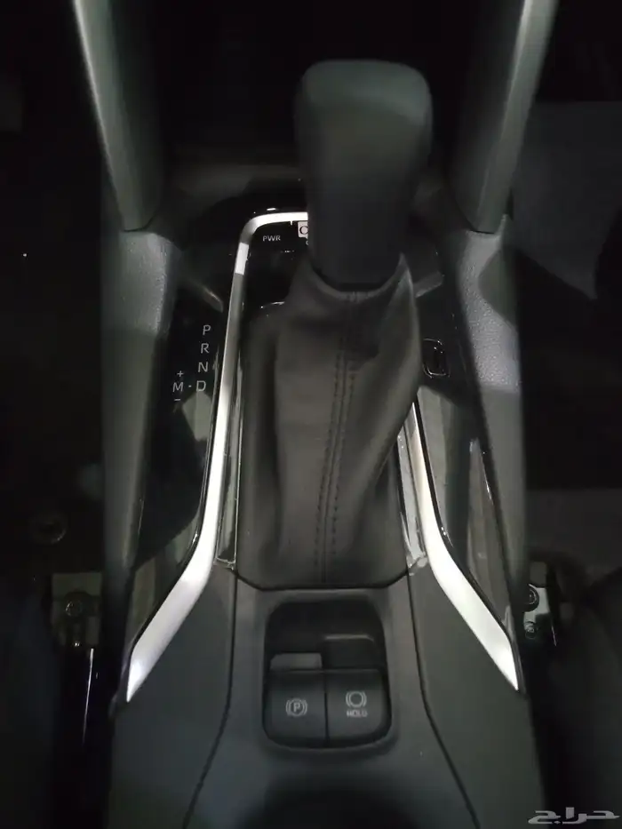 تويوتا كورلا كروس ( 2025 ) نص فل بنزين اصفار جديدبطاقة جمركة 22