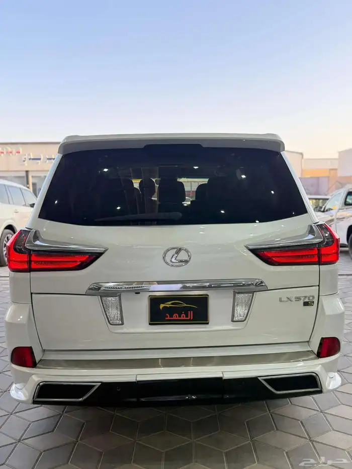 لكزس - 2016 - LX570 - فل كامل - معدل -2021 - ب 146 الف 7