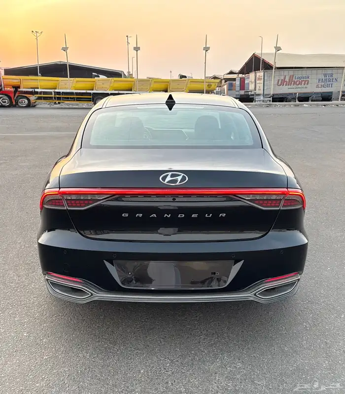 ازيرا 2022 كاليجرافي - 4 سلندر اعلا مواصفات وكاله للبيع 4