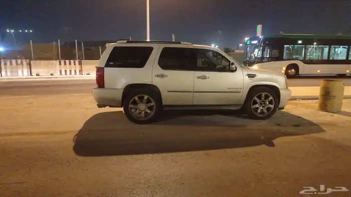 جيب اسكاليد ابيض 0