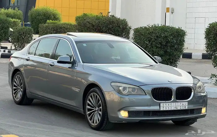 بي ام دبليو 730Li 2010 (بحالة ممتازة) 2