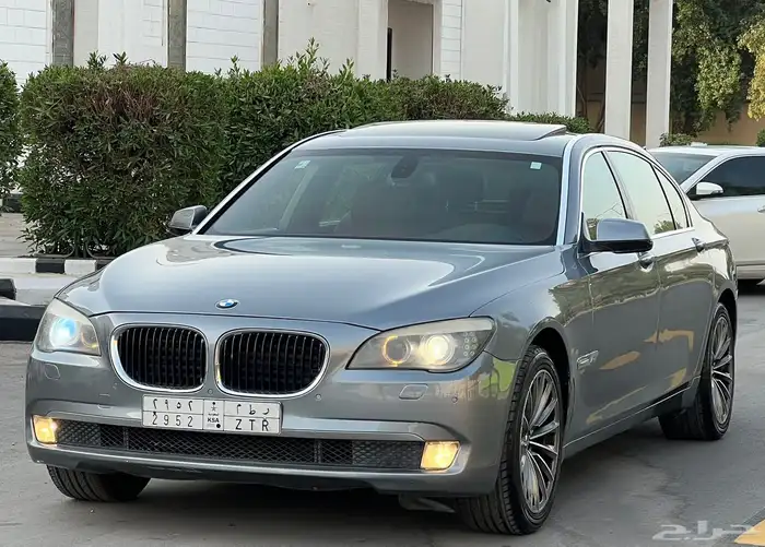 بي ام دبليو 730Li 2010 (بحالة ممتازة) 0