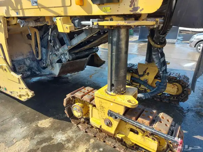 كشاطة اسفلت 2012 مخزن بطاقة جمركية ساعات العمل 4000ساعة 15