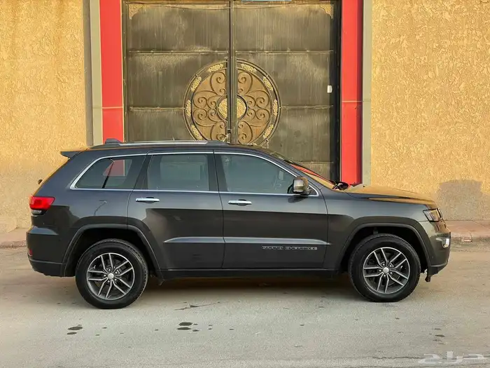 جراند شروكي ليمتد 2017 - 8 سلندر فل كامل 5