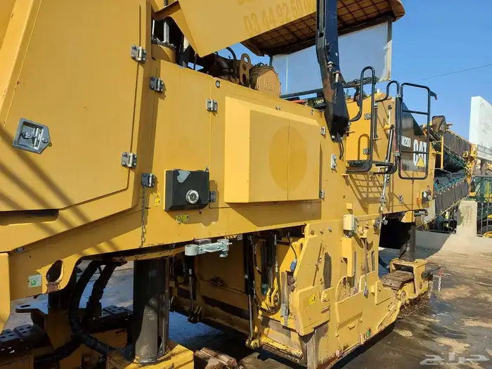 كشاطة اسفلت 2012 مخزن بطاقة جمركية ساعات العمل 4000ساعة 11