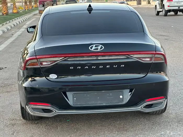 ازيرا 6سلندر موديل 2020 بصمه شاشه بحاله الوكاله 3