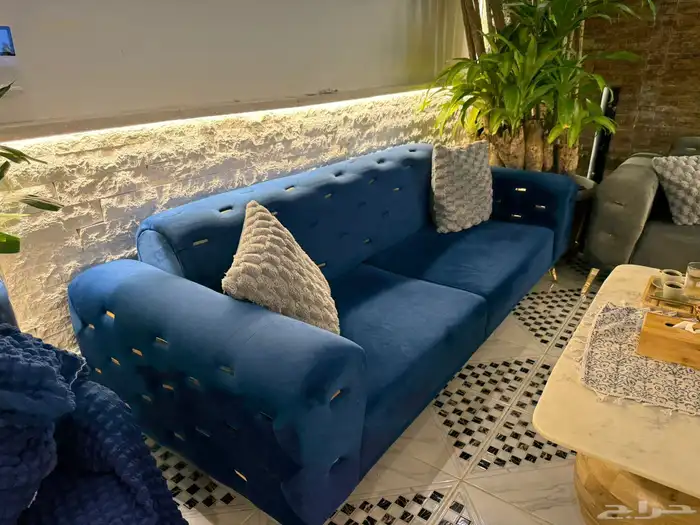 للبيع طقم كنب مستعمل نظيف وفخم 0