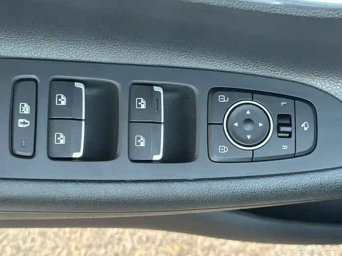 ازيرا 6سلندر موديل 2020 بصمه شاشه بحاله الوكاله 15