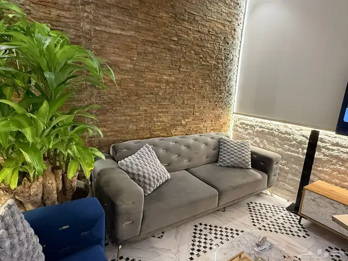 للبيع طقم كنب مستعمل نظيف وفخم 6