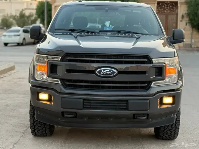 فورد 2020 F150 قير ارضي XLT V8 4