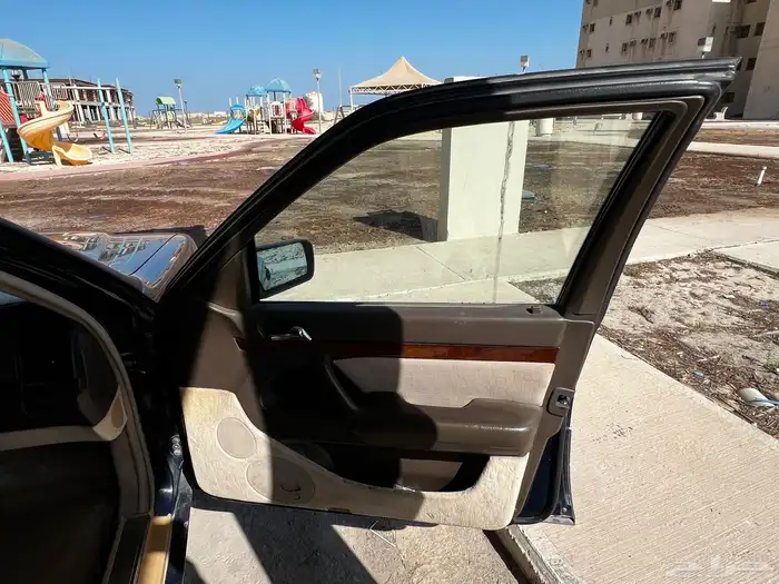 مرسيدس 98 نظيف للبيع تشليح التواصل مع الرقم الموجود 2