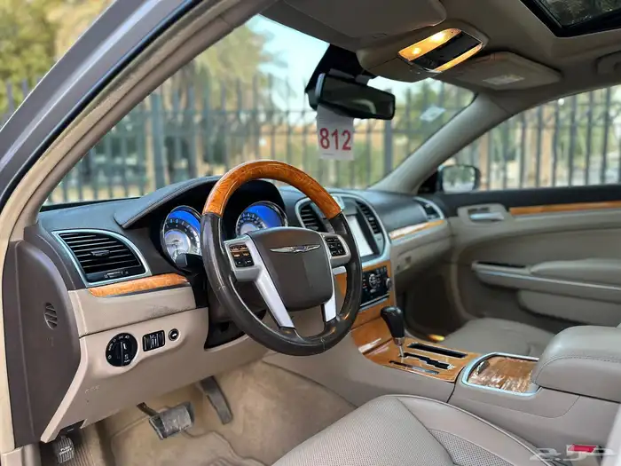 كرايزلر C300 HEMI 2014 47