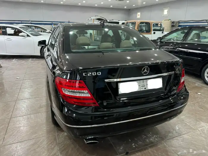 مرسيدس C200 2014 3