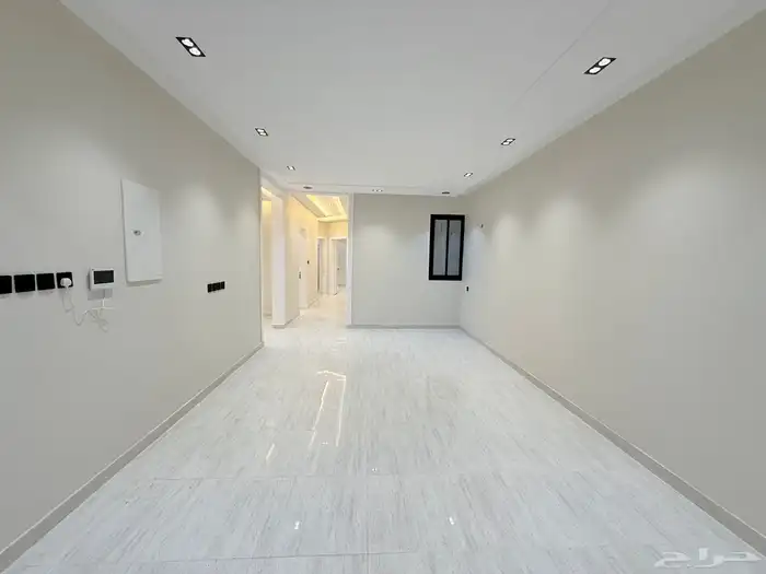 دور ارضي بمدخل سياره للبيع حي اليرموك مقابل ضمك 17