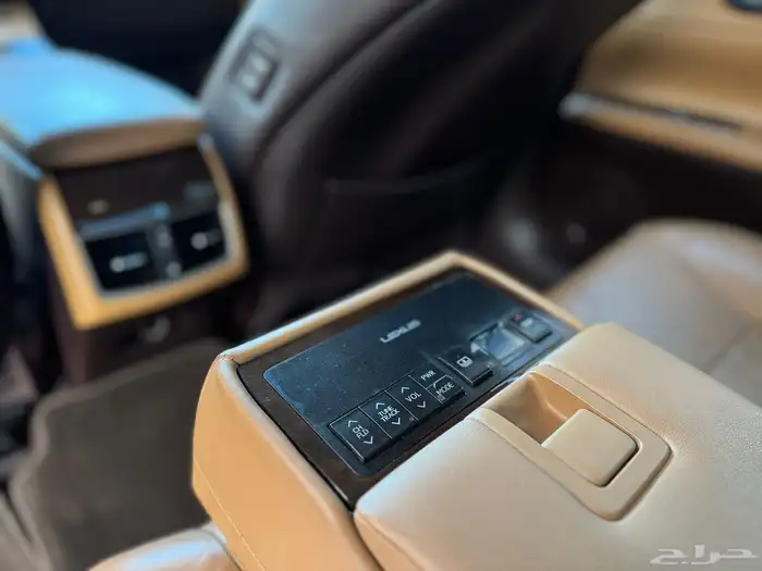 لكزس2017 ES350 DD فل كامل 35