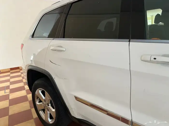 يب جراند شيروكى لاريدو 2011 دبل - 6 سلندر 5