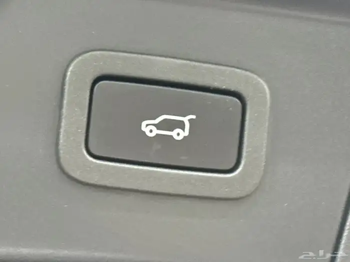 لاند روفر - فيلار - 2021 - V6 - فل كامل ( بحالة الوكاله ) 16