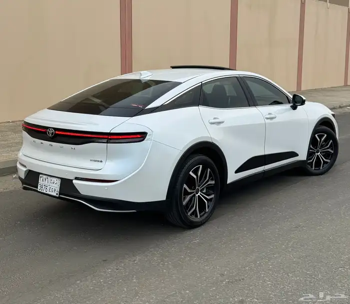 للبيع كراون 2023 بريميوم (( شبه اصفار )) ممشى قليل 5