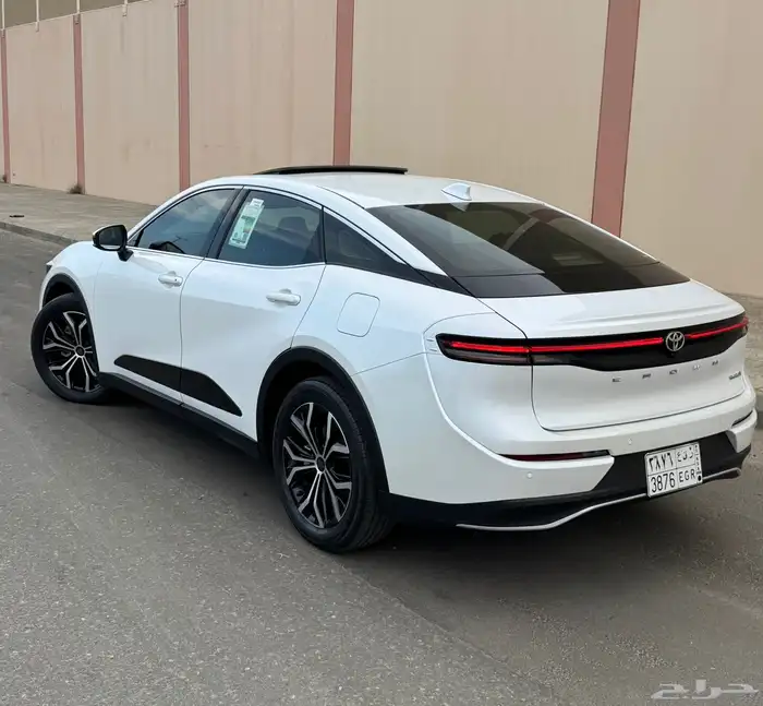 للبيع كراون 2023 بريميوم (( شبه اصفار )) ممشى قليل 4