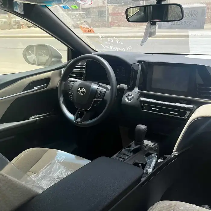 تويوتا كامري E هايبر 0