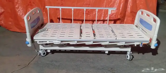 medical bed سرير طبي 2